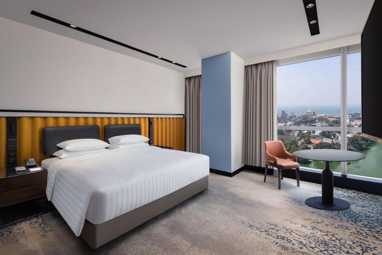 Courtyard By Marriott Colombo Hotel Екстериор снимка
