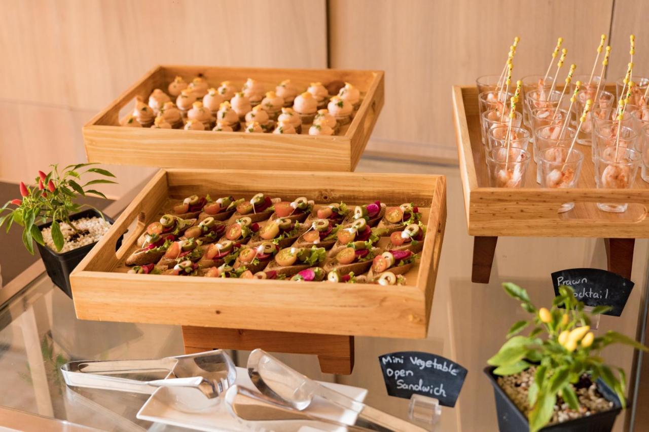 Courtyard By Marriott Colombo Hotel Екстериор снимка
