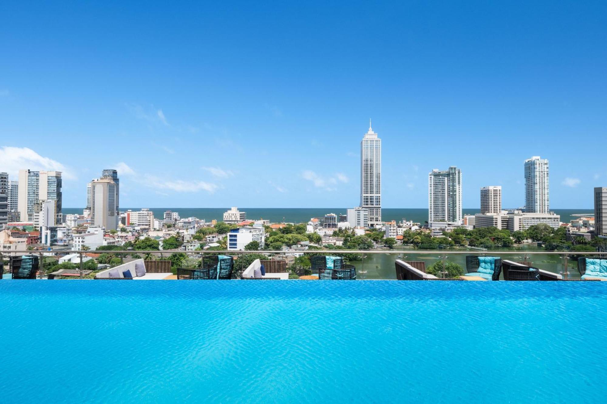 Courtyard By Marriott Colombo Hotel Екстериор снимка